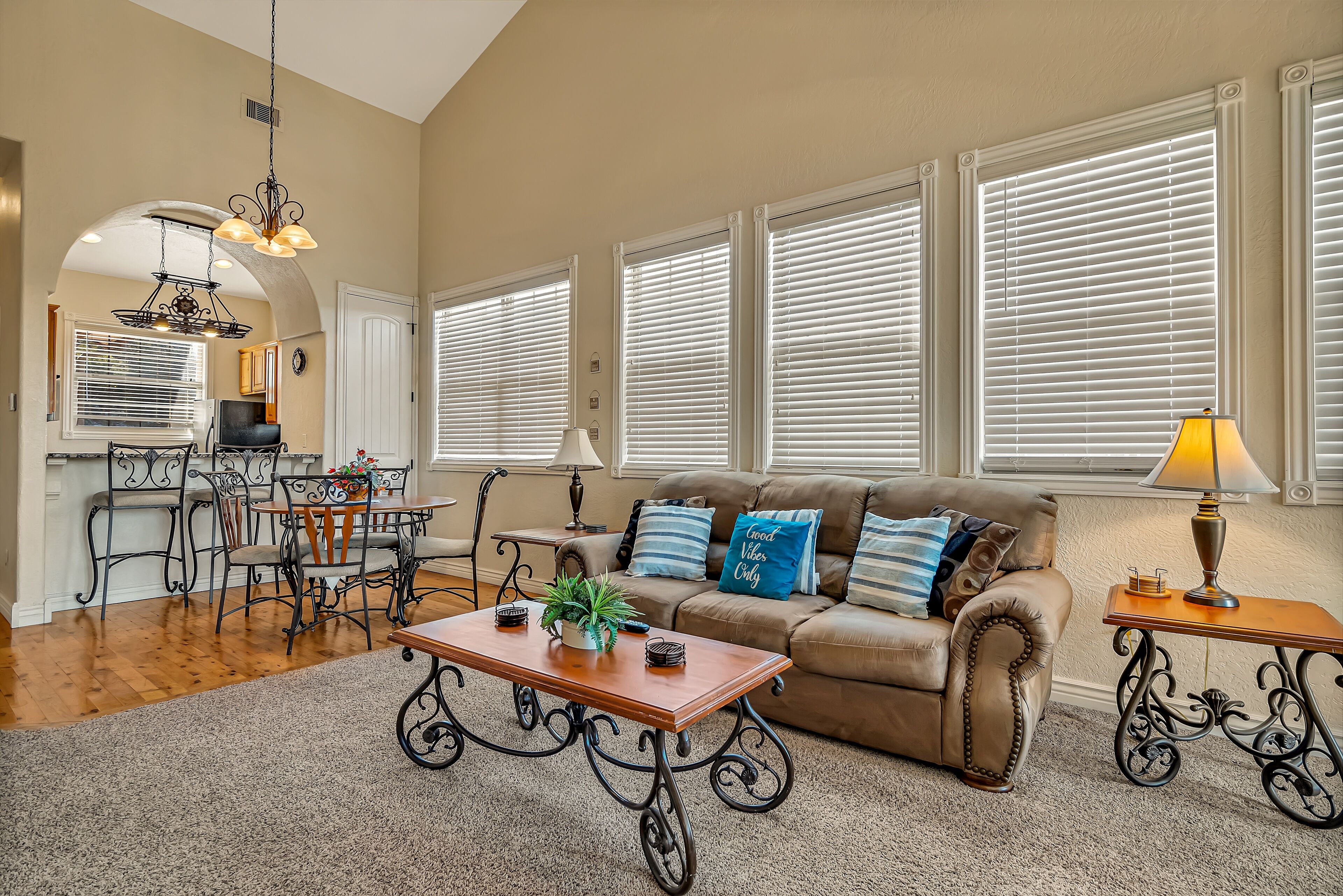 Scenic Terrace 2 Bedroom Condo by Redawning