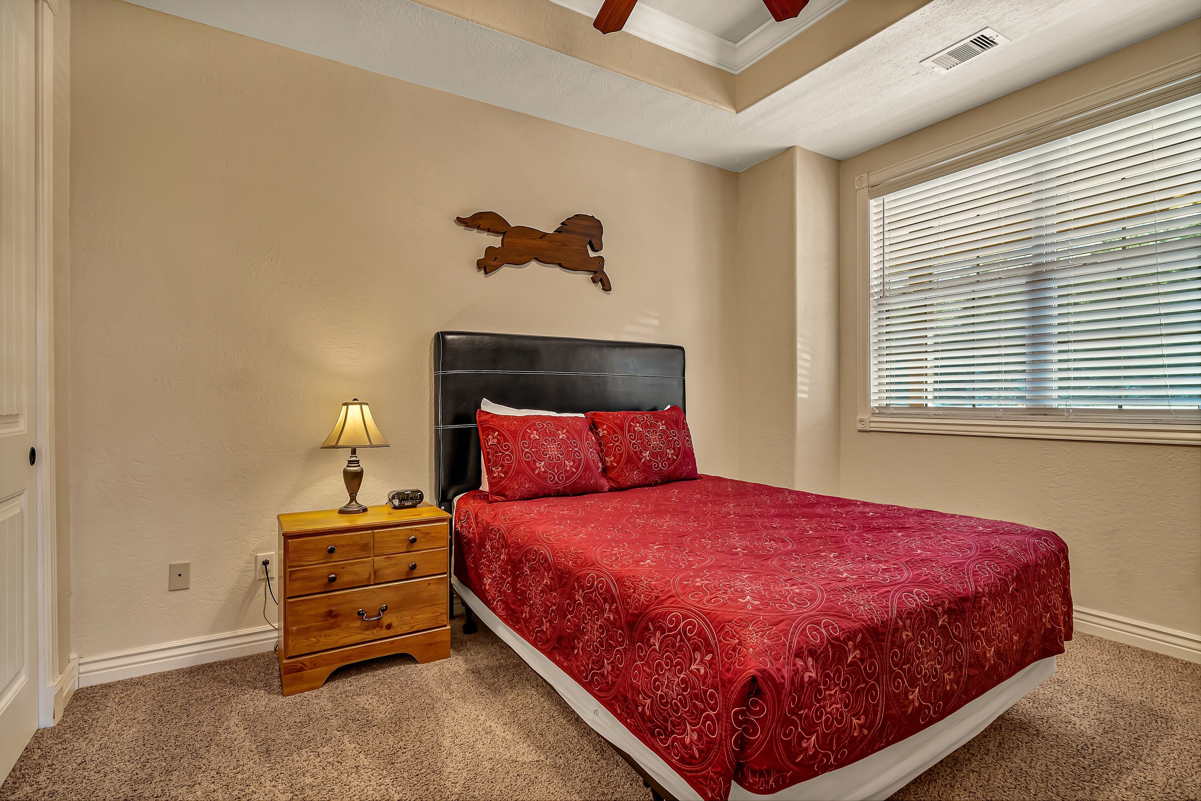 Scenic Terrace 2 Bedroom Condo by Redawning