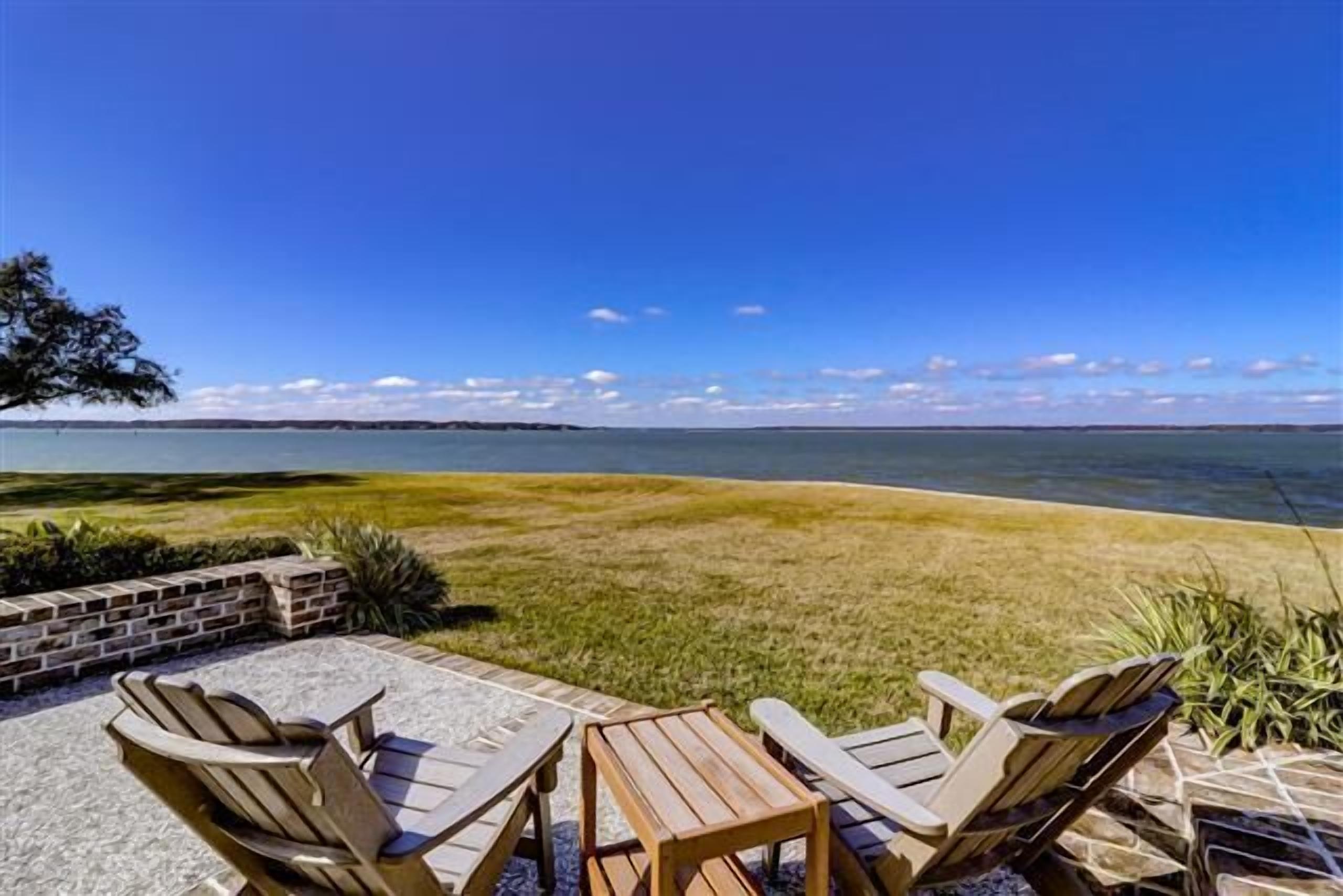 Updated 4-Bed Villa w/ Stunning Water Views in the heart of Harbour Town