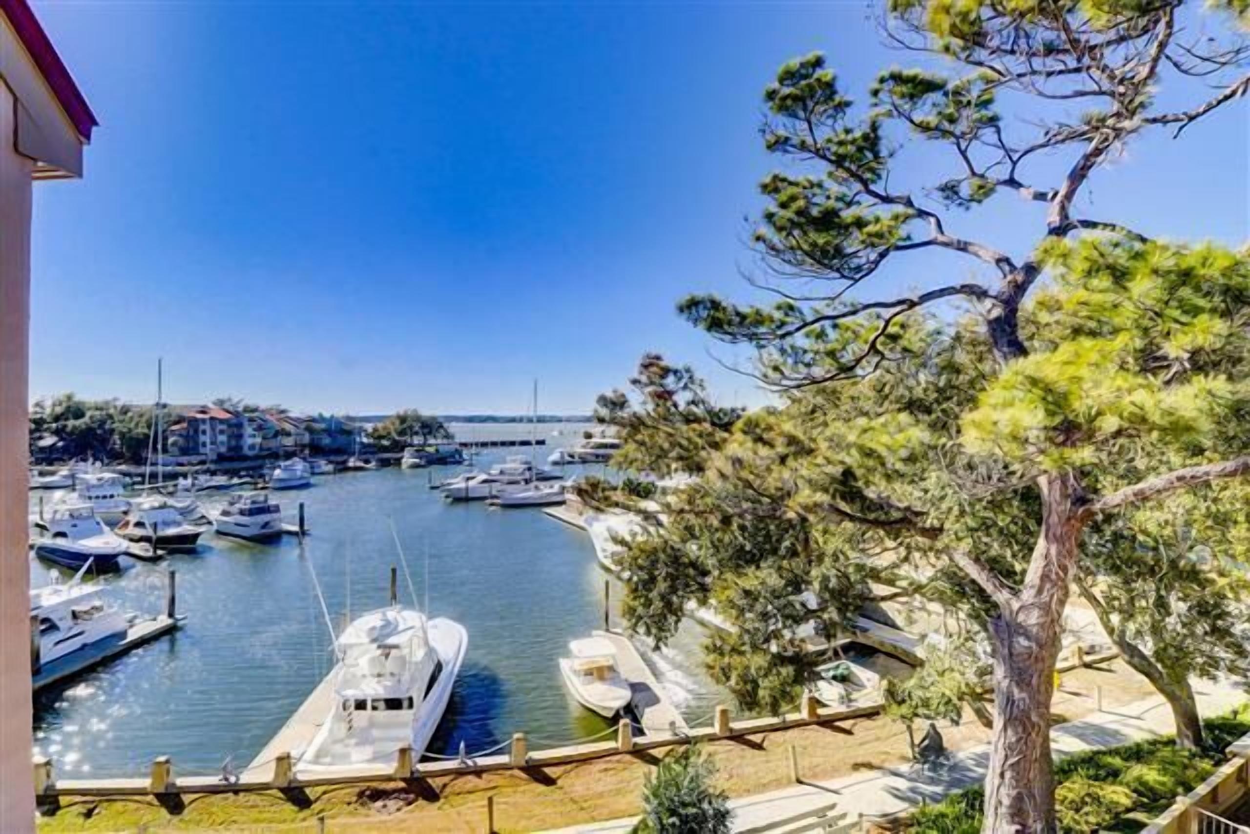 Luxurious 2-Bdrm Villa w/ Dazzling Water View, Steps from Harbour Town