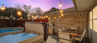 Stunning Modern Rustic House - Pool,Playroom,Patio
