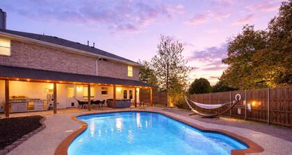 Texan 5/3 Oasis - Hot tub, Pool, Cinema Room