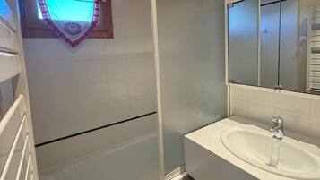 Bathtub