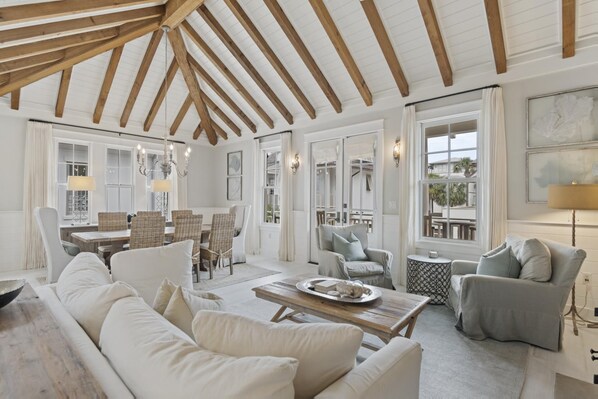 TV, fireplace - South of 30A in Rosemary Beach! 6 Adult Bikes! Chef's Kitchen! (Panama City Beach)