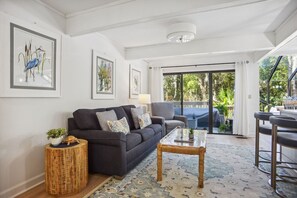 Smart TV, DVD player - Beachwalk 209 - Completely Renovated 3BR/3.5 Bath Shipyard Townhouse (Hilton Head Island)