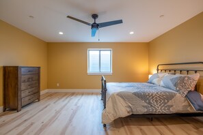 6 Schlafzimmer, Schreibtisch, Bügeleisen/Bügelbrett, kostenloses WLAN