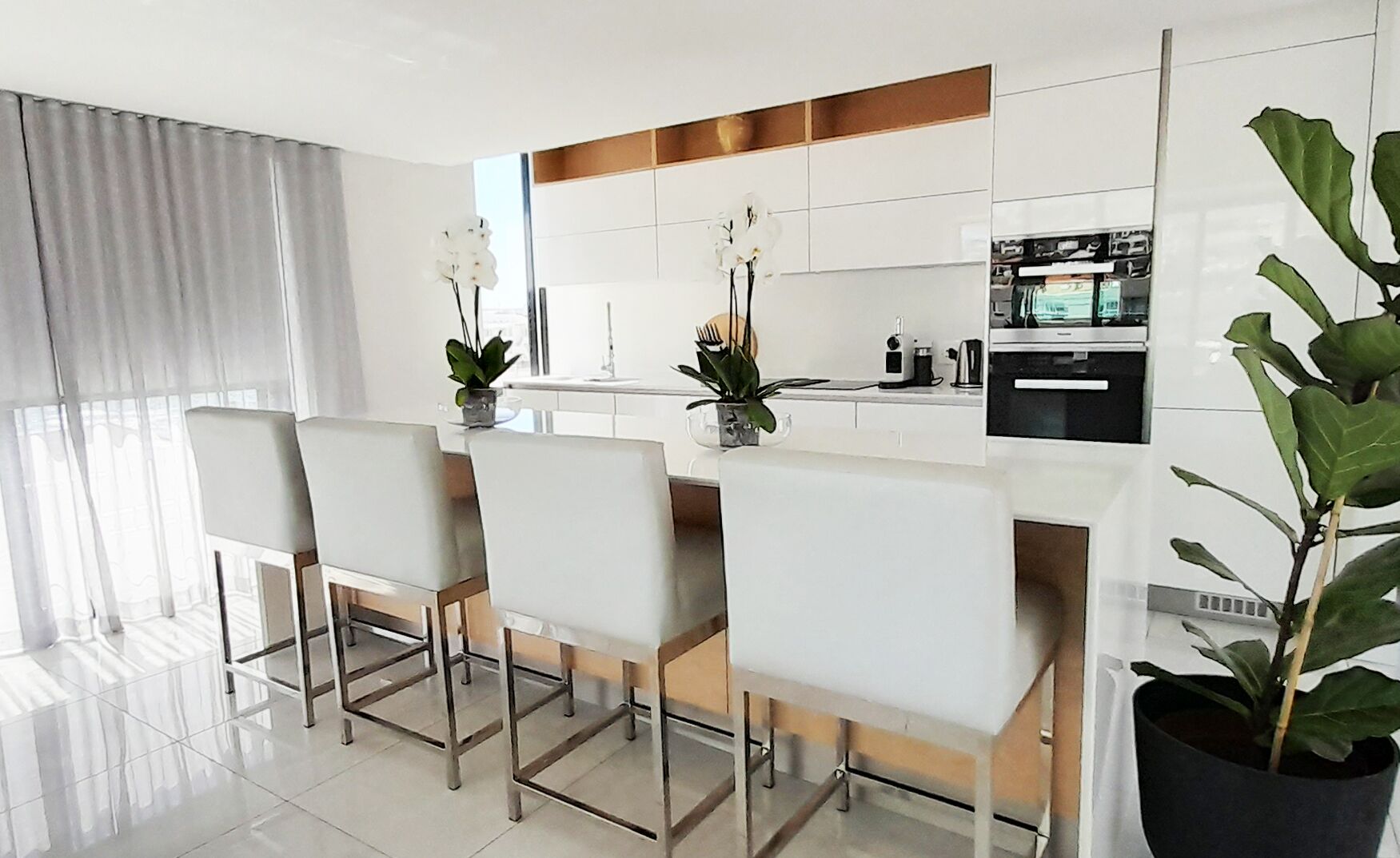 Sleek Penthouse 5 min from Cape Town beaches.