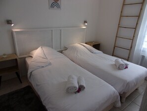 3 chambres, fer et planche à repasser, Wi-Fi, literie fournie