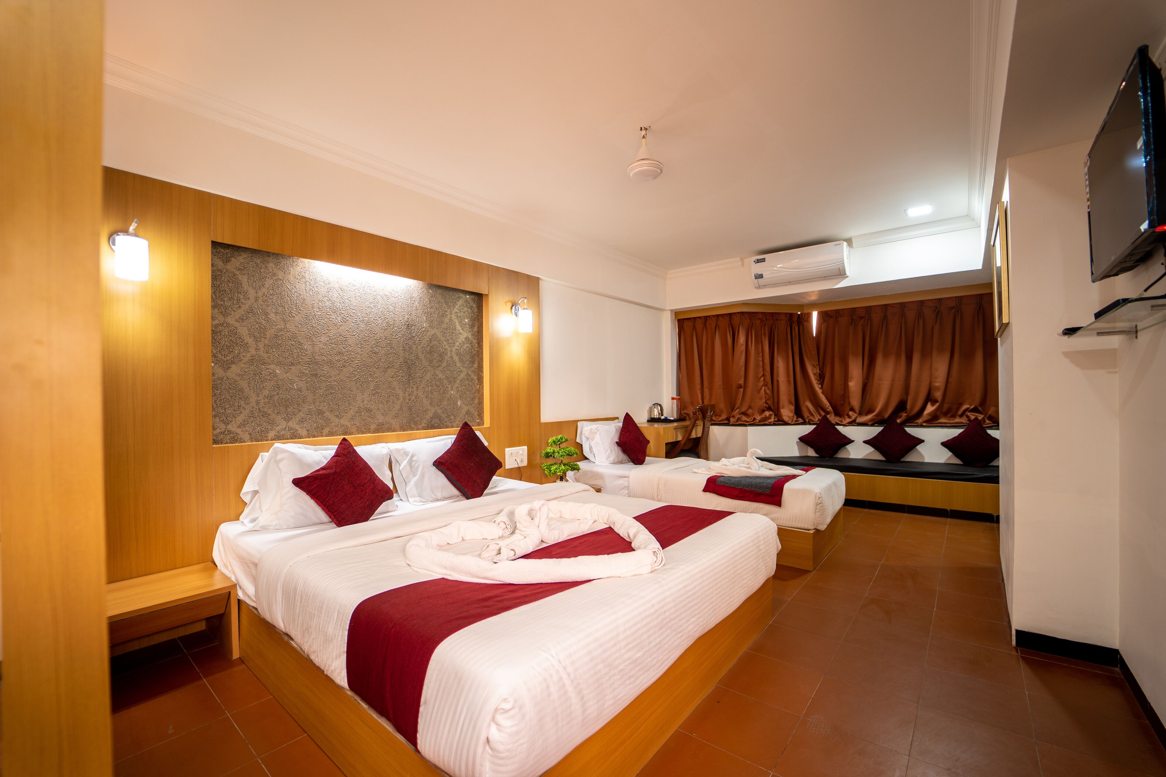 Family Triple Room | Egyptian cotton sheets, premium bedding, down duvets, memory-foam beds