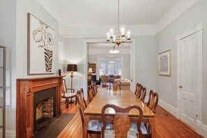 Interior - Huntingdon Pink House from Savannah Luxury Rentals (Savannah)