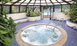 Piscina all'aperto, una piscina riscaldata