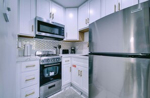 Fridge, microwave, oven, stovetop - 116A - Hidden Gem - Timeless Comfort (Santa Ana)