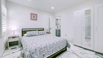 1 bedroom, iron/ironing board, travel crib, WiFi