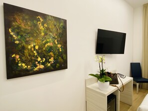 Comfort Triple Room | Hypo-allergenic bedding, minibar, in-room safe, desk - Hotel Fioralba (Milan)