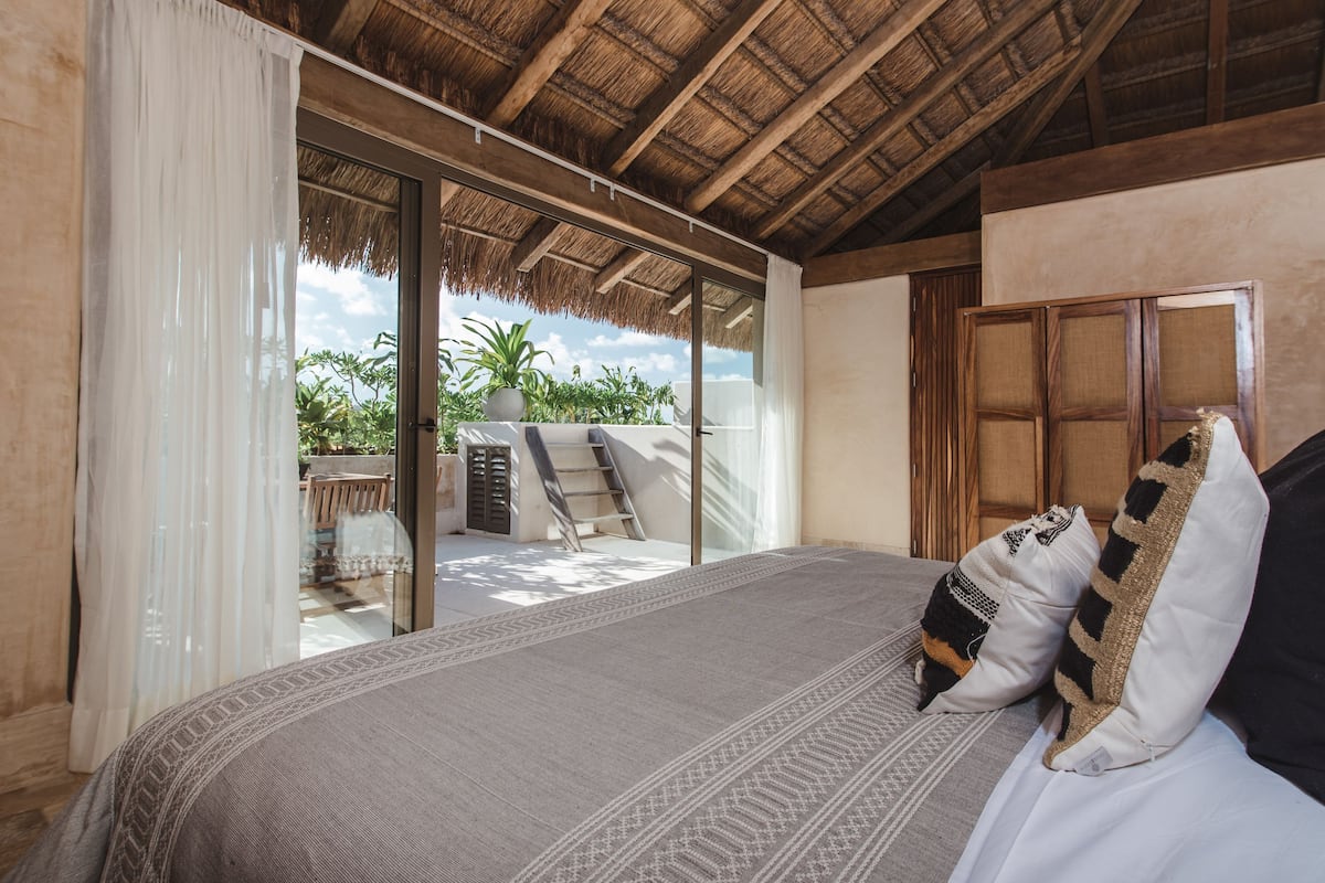Deluxe Apartment | 3 bedrooms, Egyptian cotton sheets, premium bedding, pillow-top beds