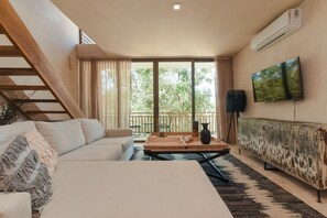 Premium Apartment | Living area | 40-inch Smart TV with satellite channels, TV, Netflix - Lumina at LOSANTOS Tulum (Tulum)