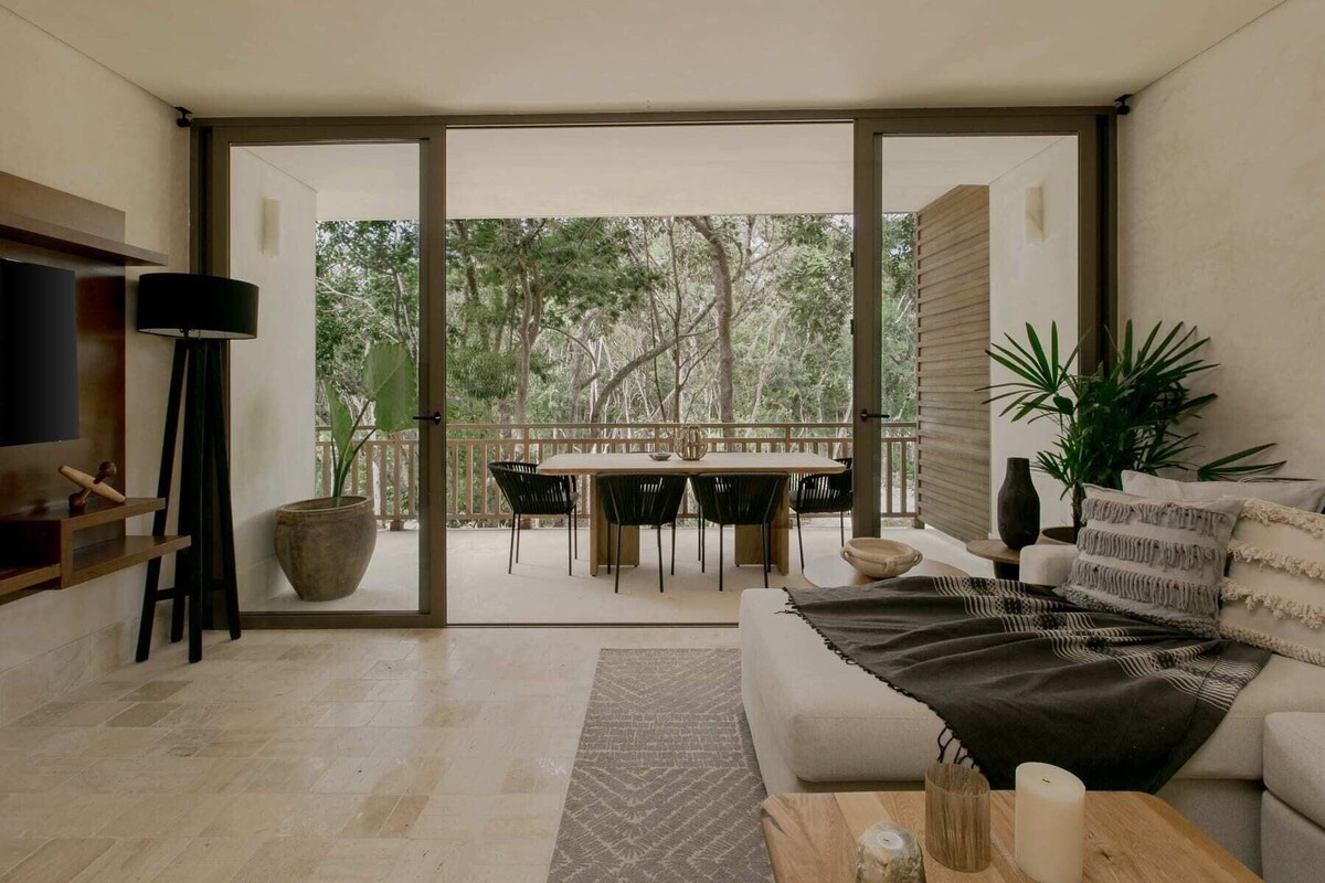 Deluxe Apartment, 2 Bedrooms, Private Pool | Living room | 50-inch Smart TV with digital channels, TV, books
