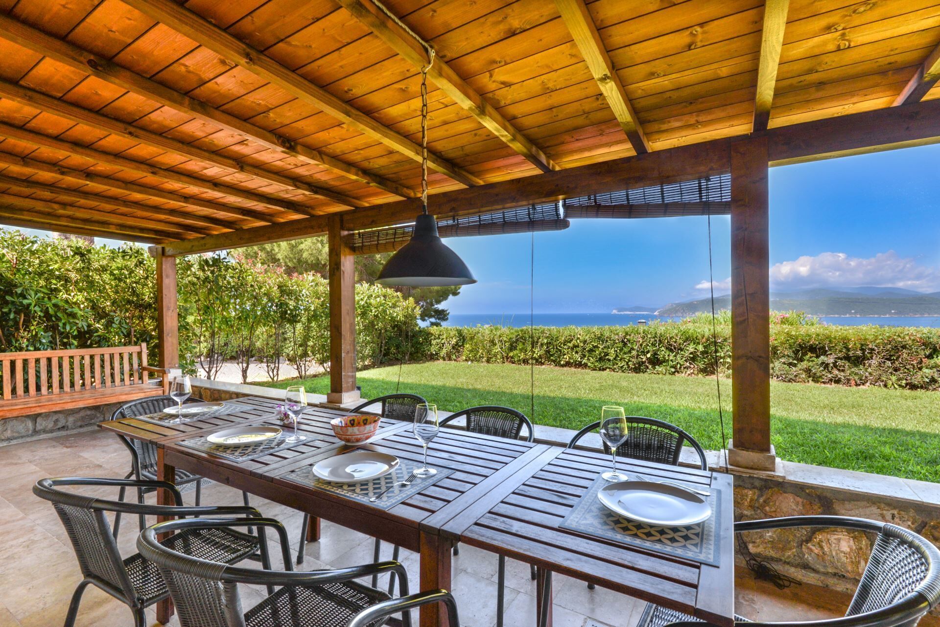 Goditi un'esperienza di vacanza senza paragoni presso l'Appartamento Il Bacio del Sole, un gioiello