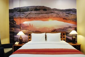 Deluxe Room | Minibar, in-room safe, desk, laptop workspace - Su's Cottages (Legian)