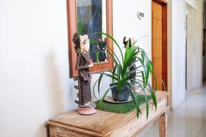 Exterior detail - Su's Cottages (Legian)