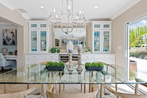 Dining - Heated Pool Waterfront Retreat – A Fun, Sun-Soaked Florida Getaway on the Waterway Escape Now! (Fort Lauderdale)