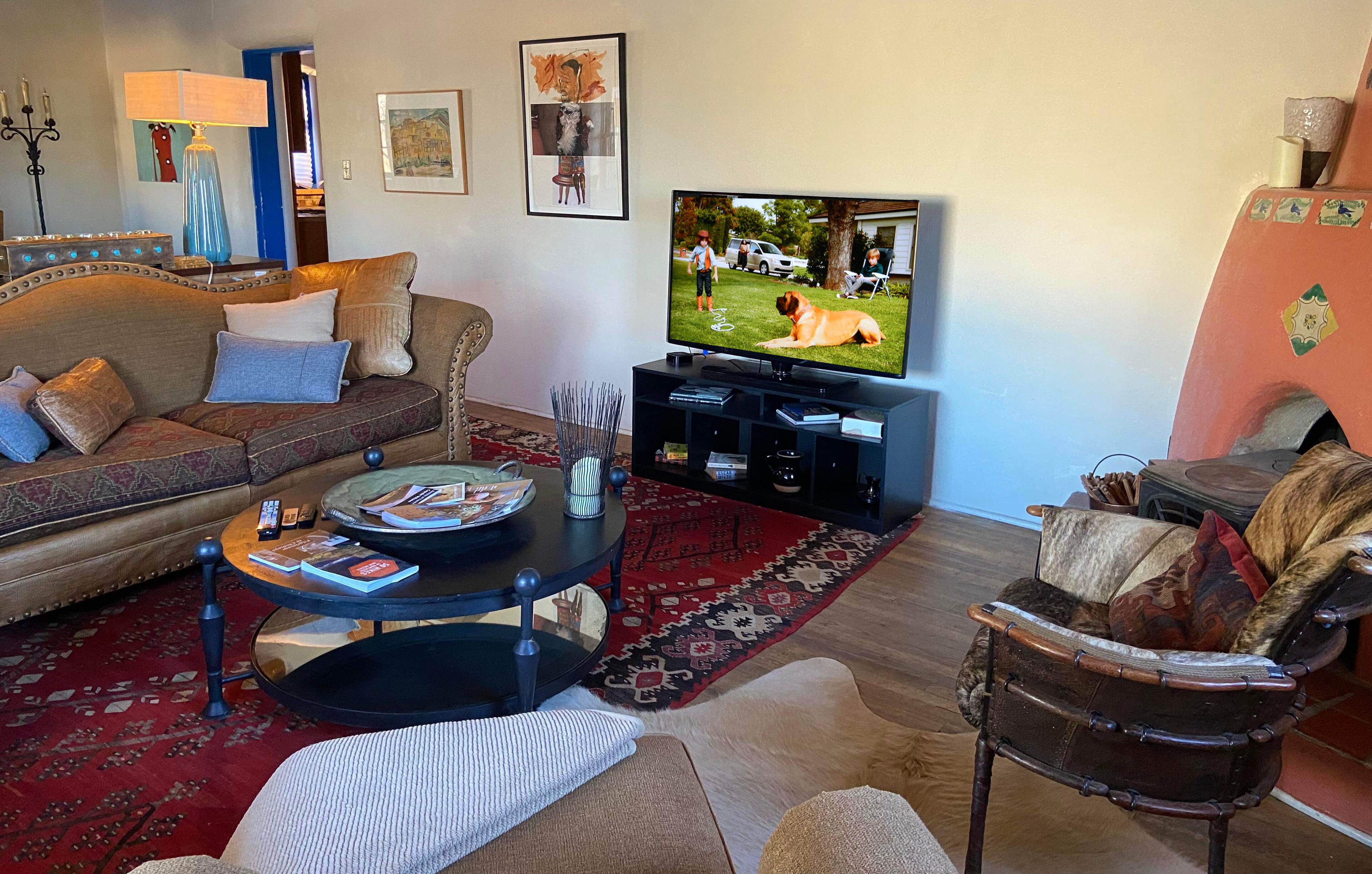 A Quaint 2 bedroom / 2 Bath just minutes from the Taos Town Plaza