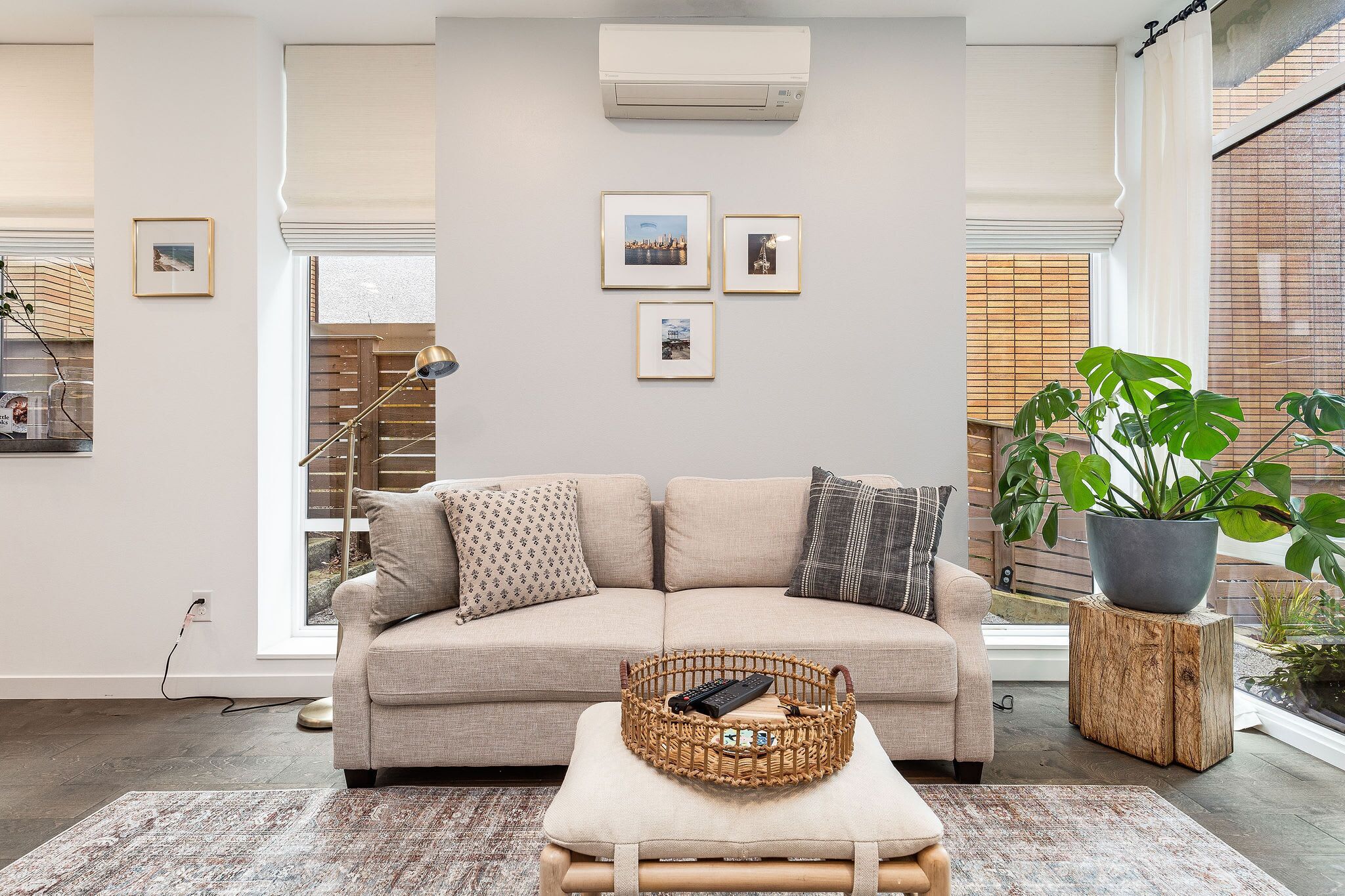 94 Walkscore! Space Needle Rooftop Views!