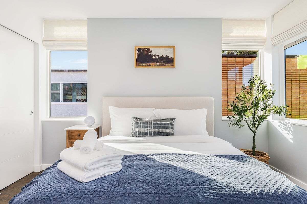 2 室のベッドルーム、WiFi (無料)、ベッドシーツ