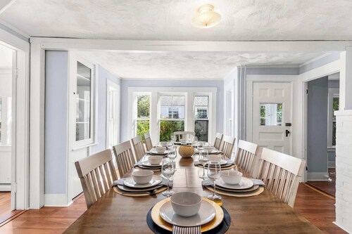 Renovated Classic Cape w/ Guest House, Game Room!
