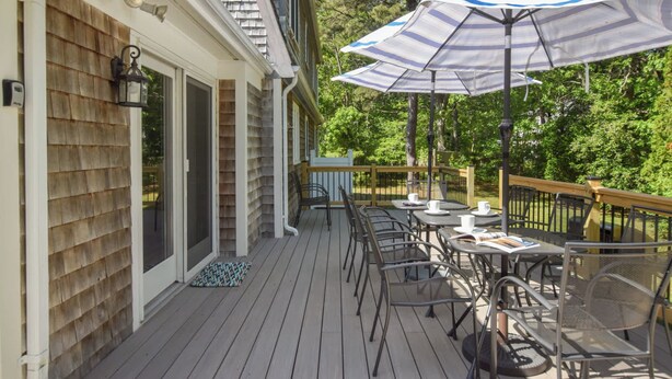Outdoor dining - 4 Mins to Bayside Beaches! (Eastham)
