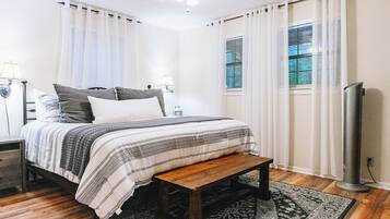 4 bedrooms, desk, iron/ironing board, free WiFi