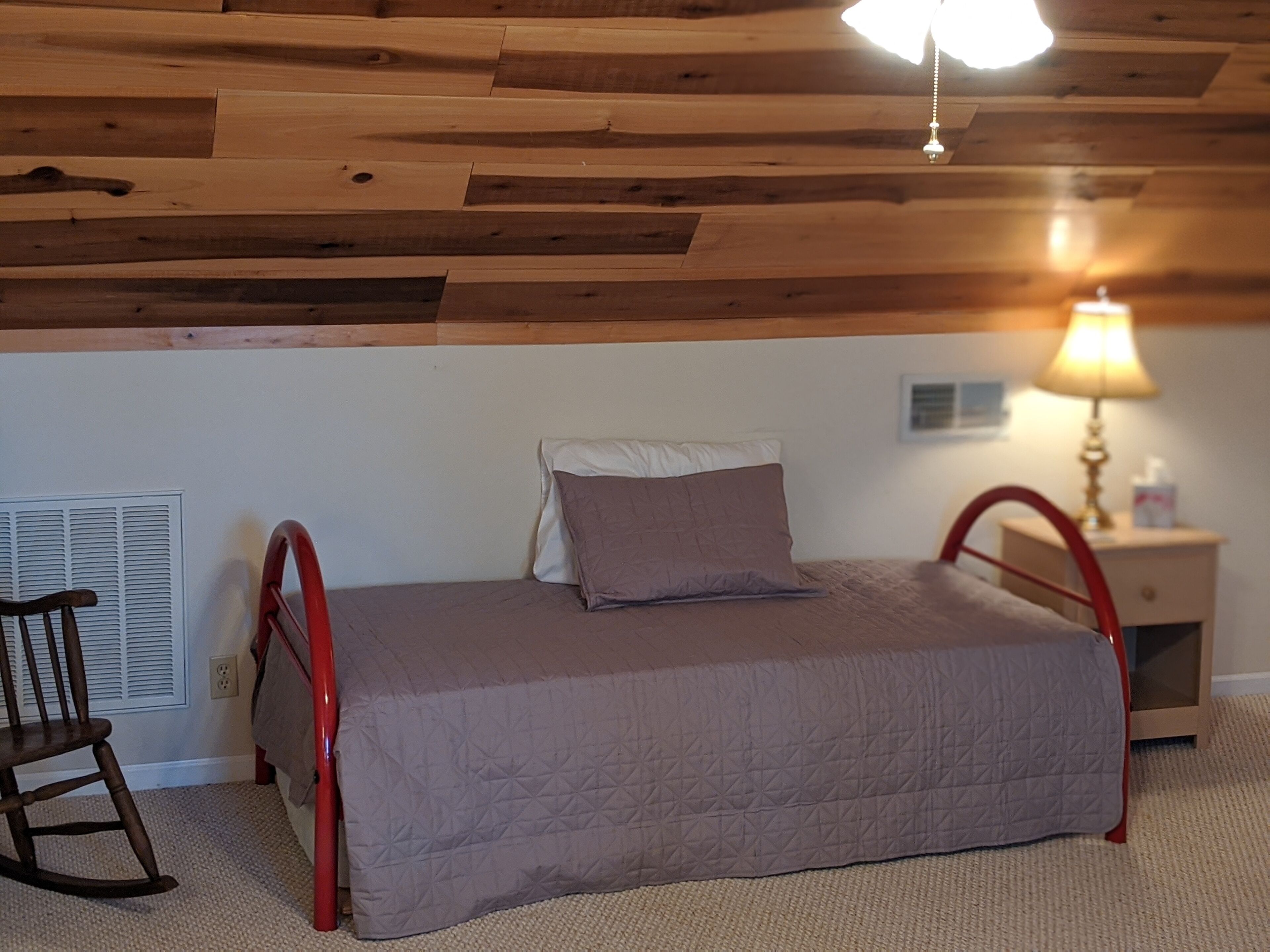 Perfect Lake Haven for Family Retreats w/Private Dock.  