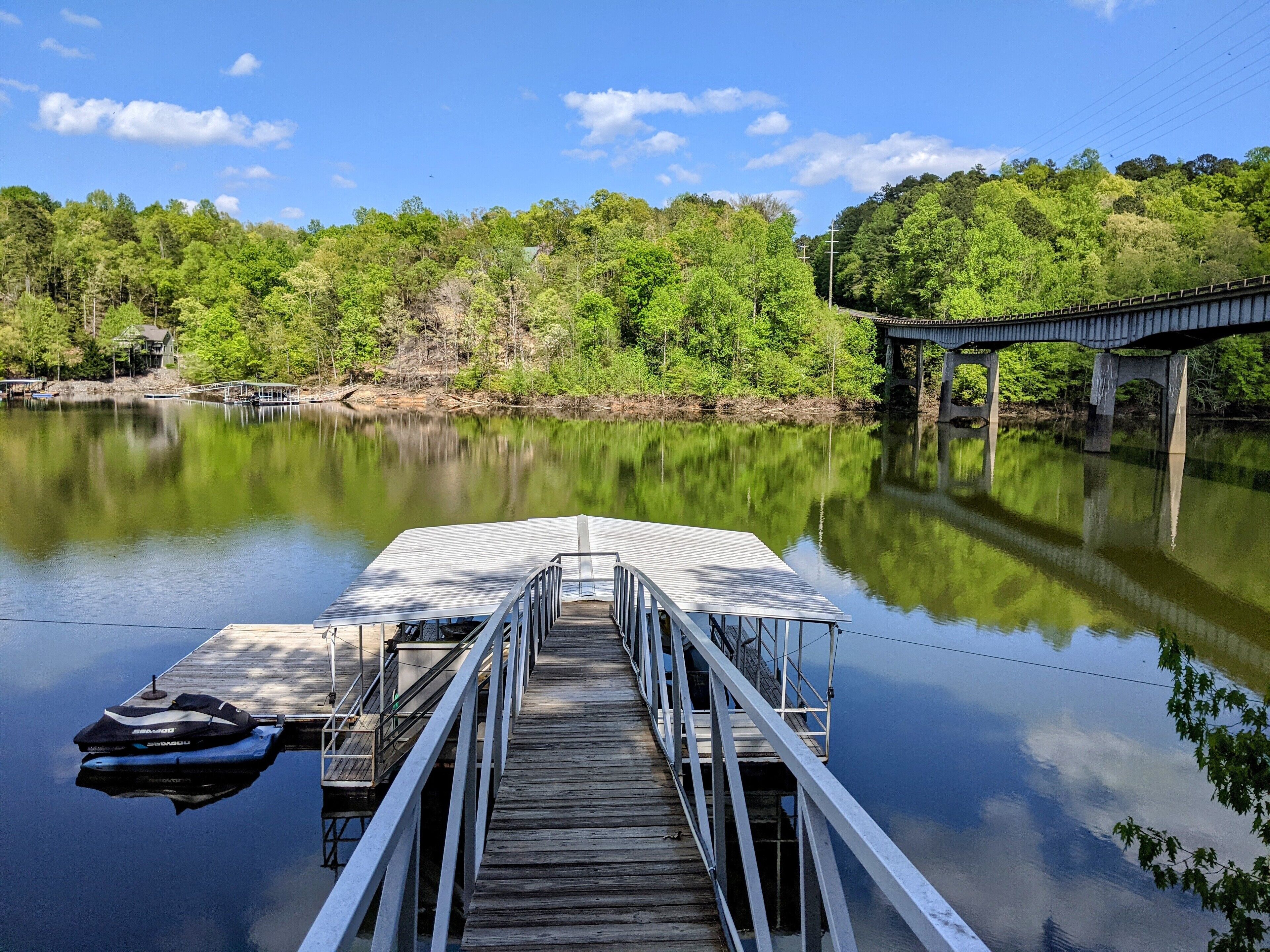 Perfect Lake Haven for Family Retreats w/Private Dock.  