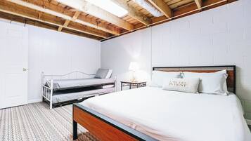 4 bedrooms, desk, iron/ironing board, free WiFi