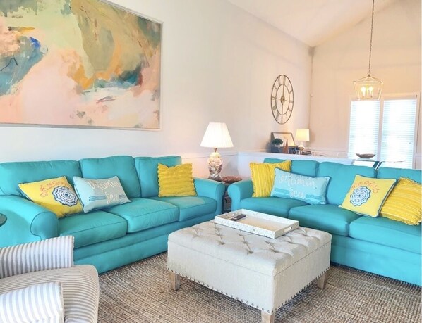 TV connectée, table de tennis de table, livres