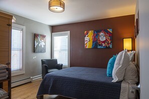 2 sovrum, skrivbord, strykjärn/strykbräda och gratis wi-fi