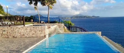 Utomhuspool