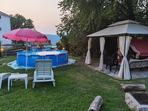 Bain à remous extérieur