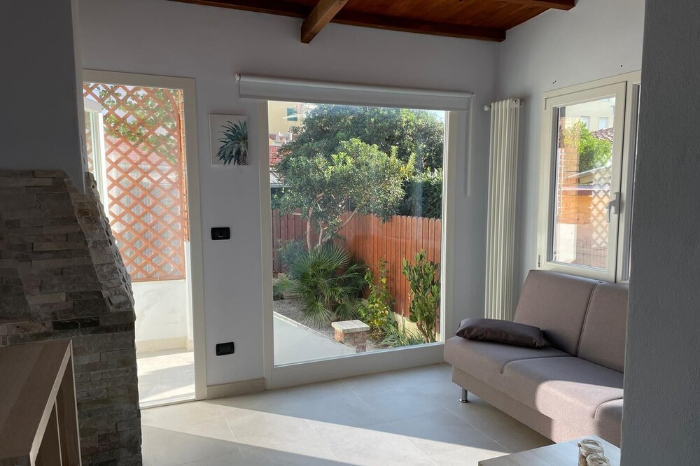 Azzurra House