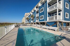 Outdoor pool - Recently renovated condo in Cherry Grove area of N. Myrtle Beach (North Myrtle Beach)