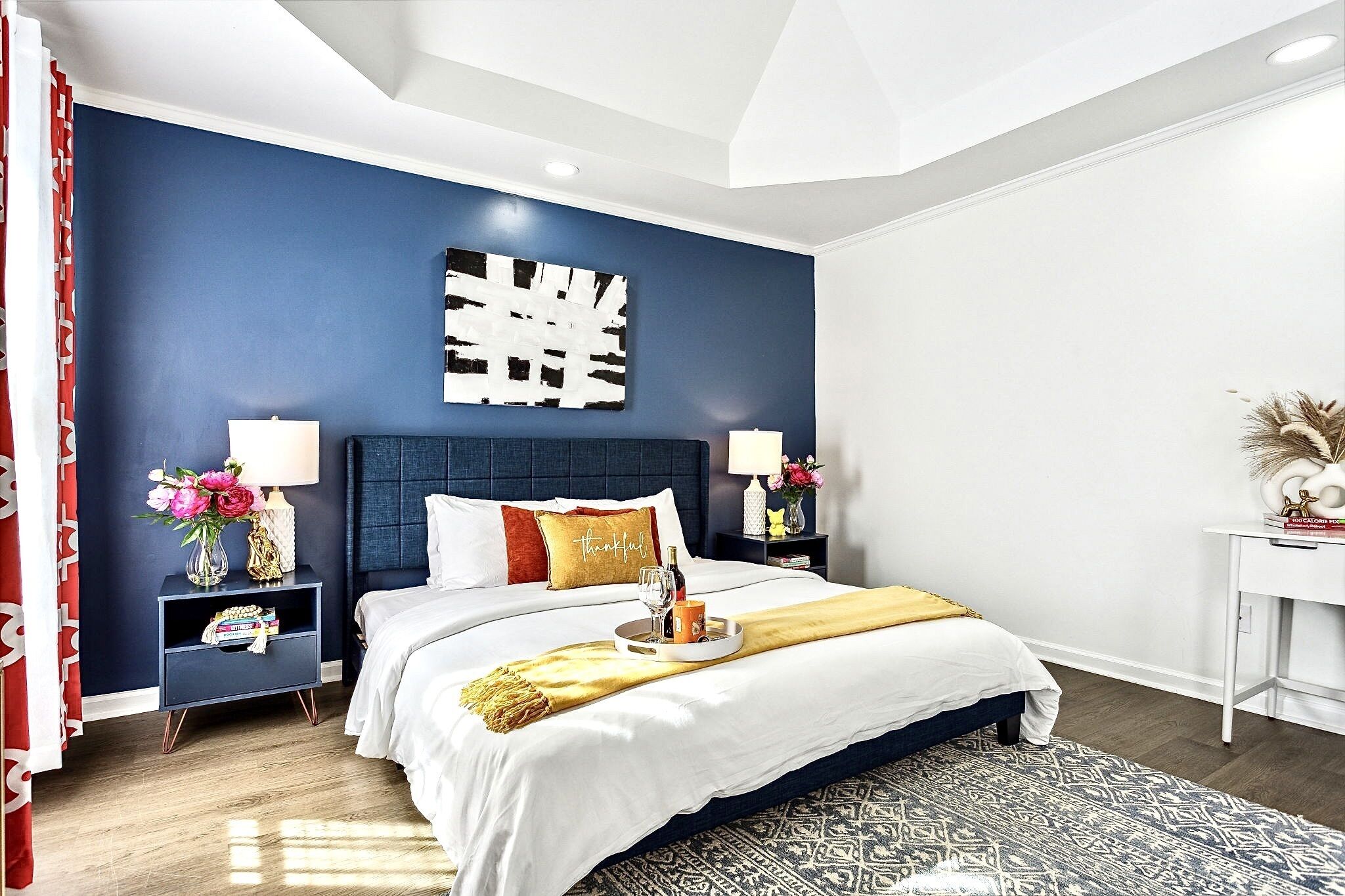 6 Schlafzimmer, Schreibtisch, Bügeleisen/Bügelbrett, WLAN