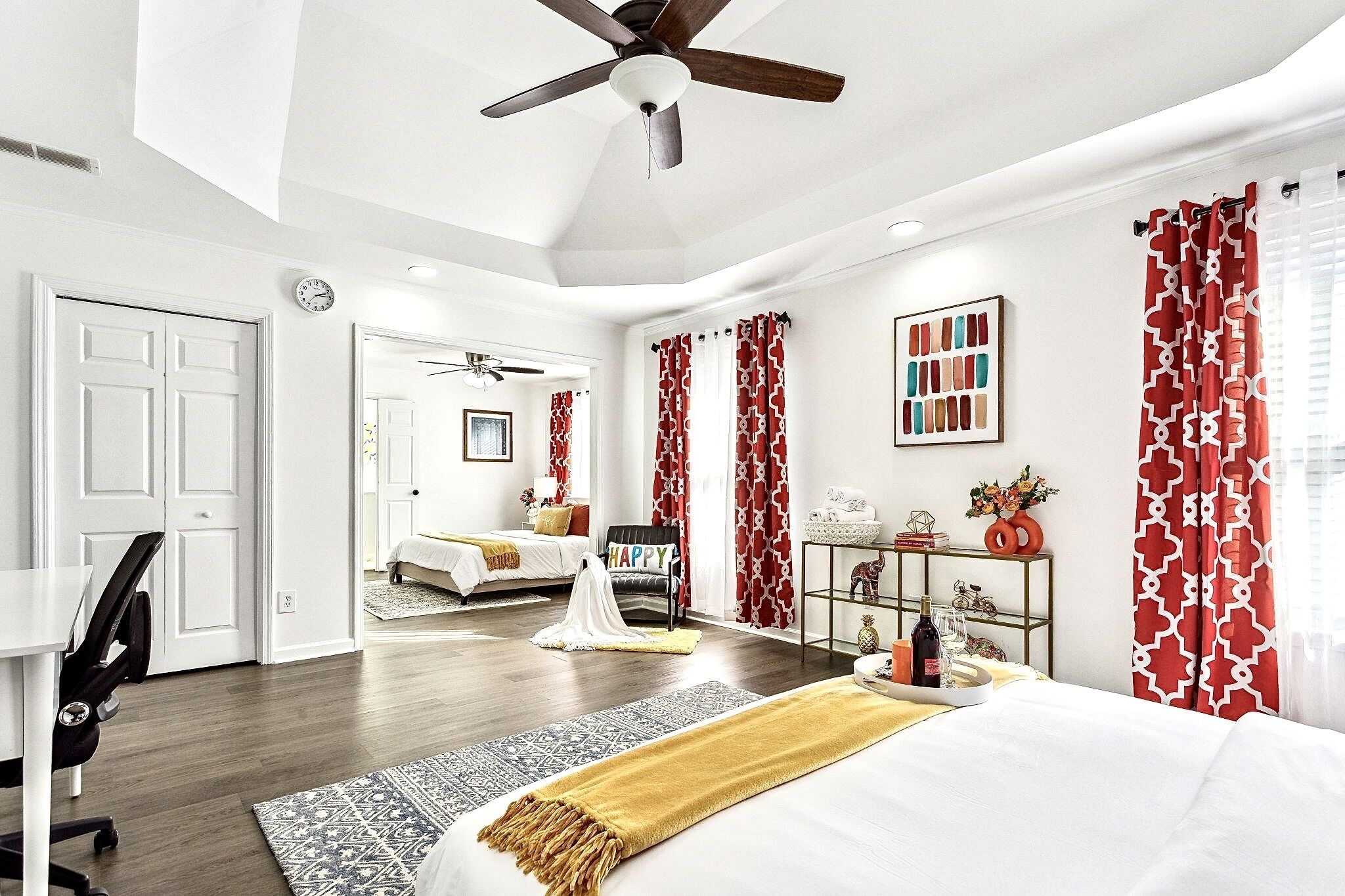 6 多间卧室、办公桌、熨斗/熨衣板、WiFi