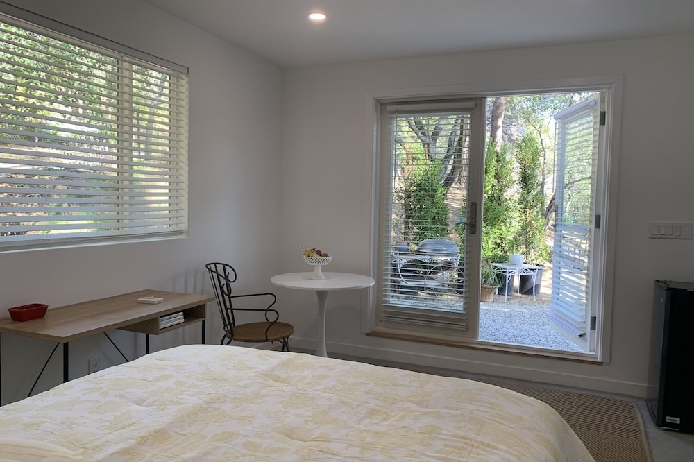 Pet Friendly<br>Private Cozy Casita on 2 acre Property