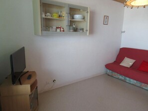 TV - 100m from ski slopes, 2nd floor, tv, 27m², Chamrousse (Chamrousse)