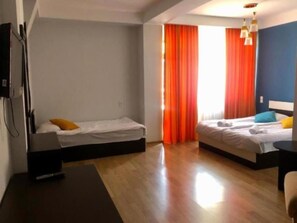 Ropa de cama de alta calidad, cubrecamas y escritorio 