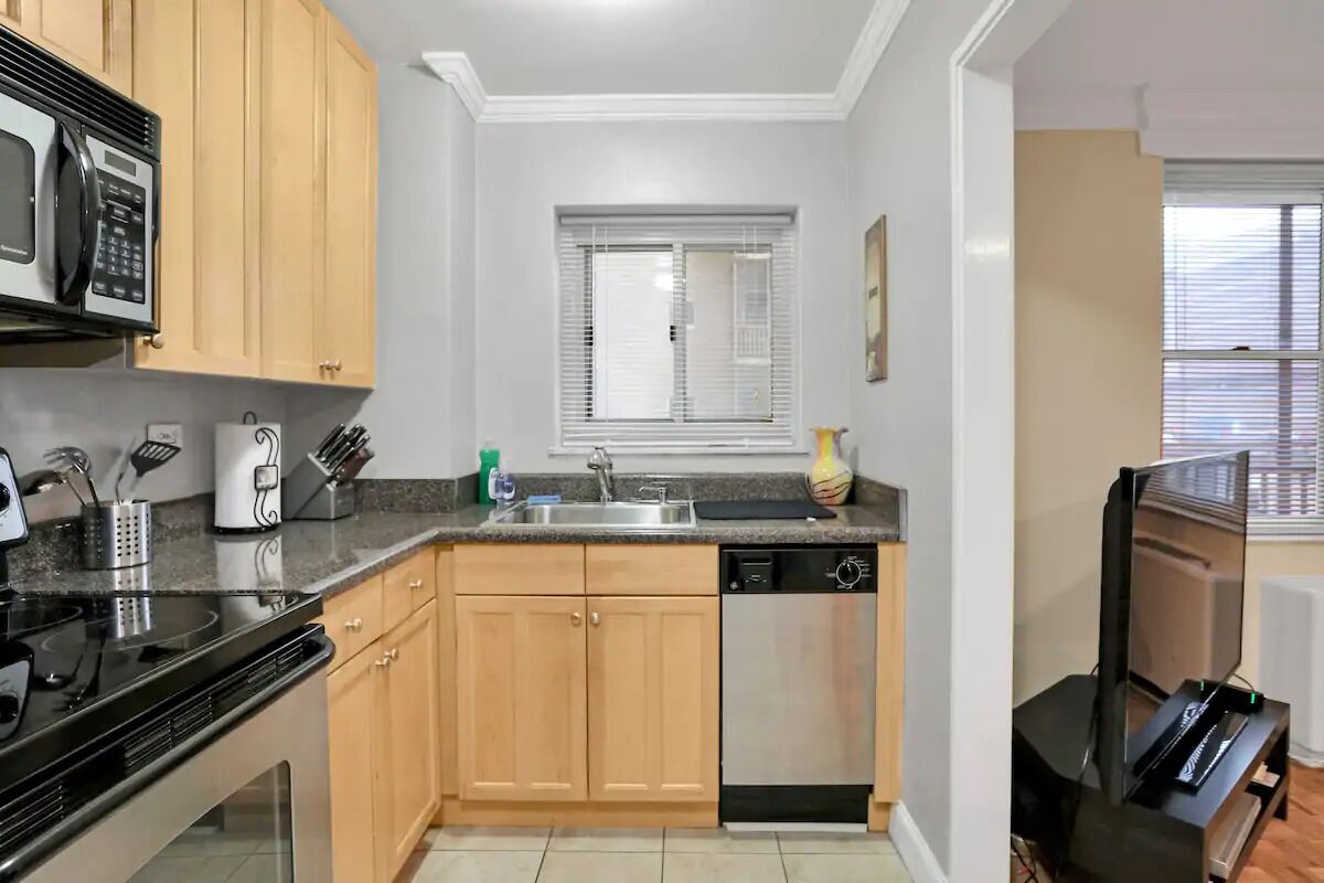 Beautiful 1Bed1Bath Condo - Heart of Downtown ATL