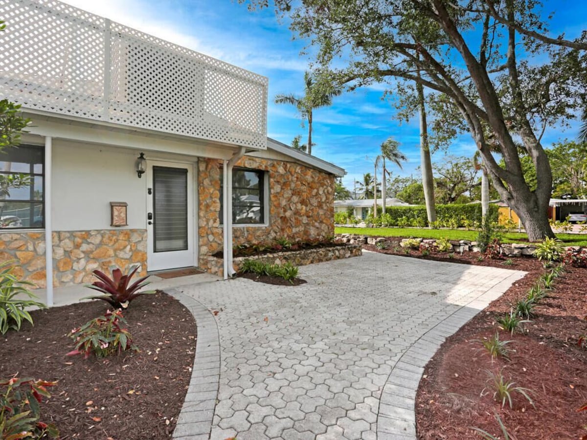 Photo 29 of Private Home Minutes Away from Downtown Naples and Beautiful Naples Beaches
