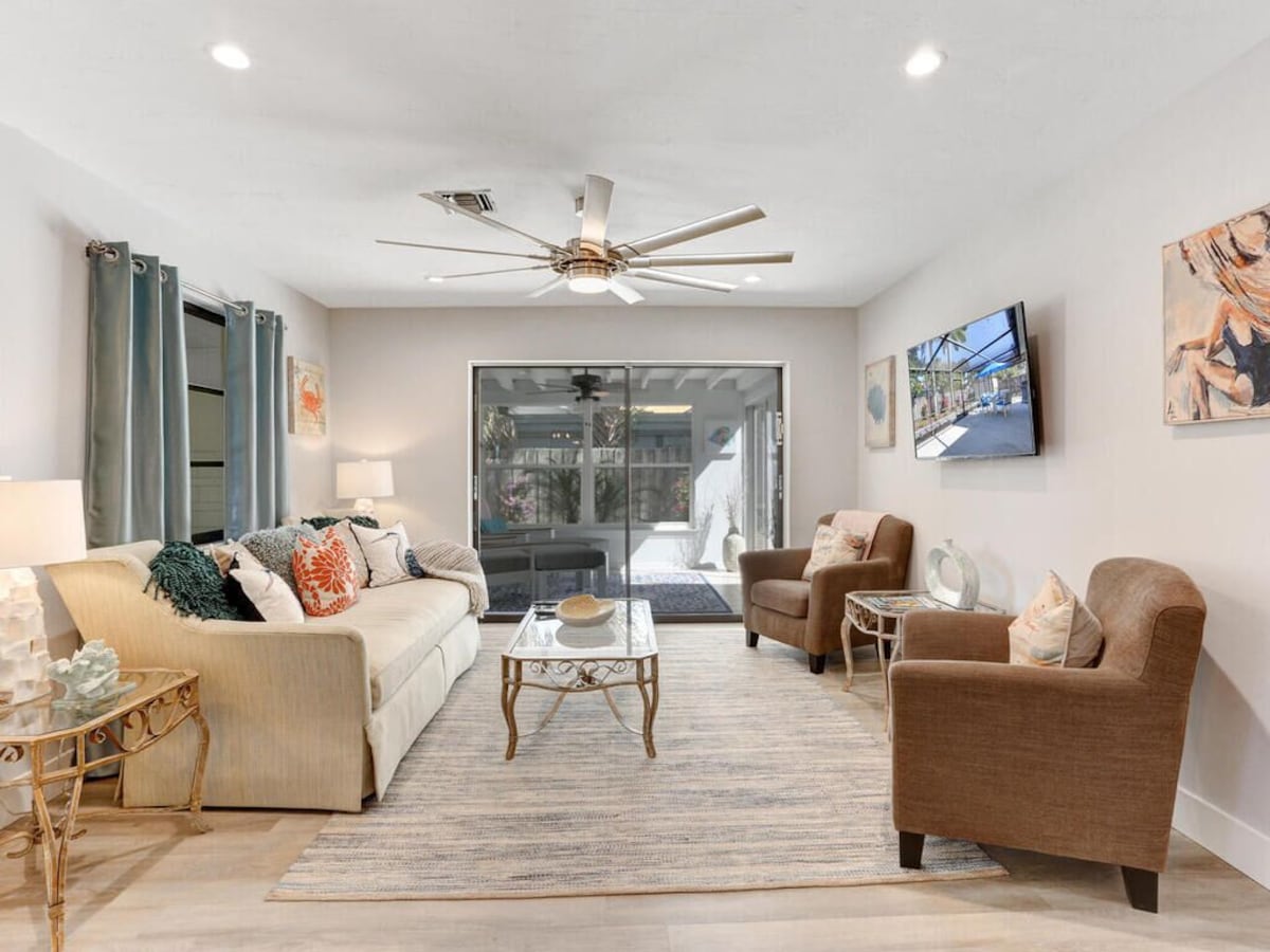 Photo 3 of Private Home Minutes Away from Downtown Naples and Beautiful Naples Beaches