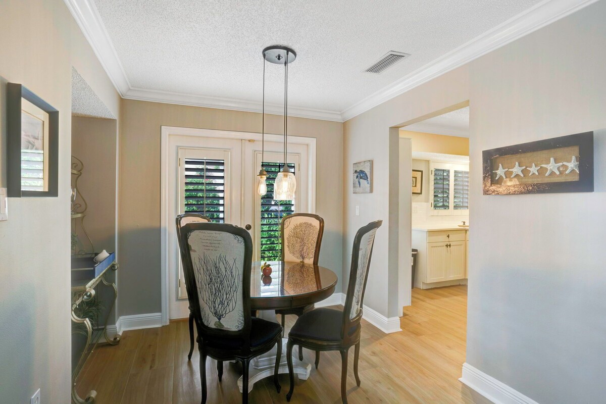 Photo 10 of Cute Three Bedroom Home with Private Pool, Close to the Beach and Mercato
