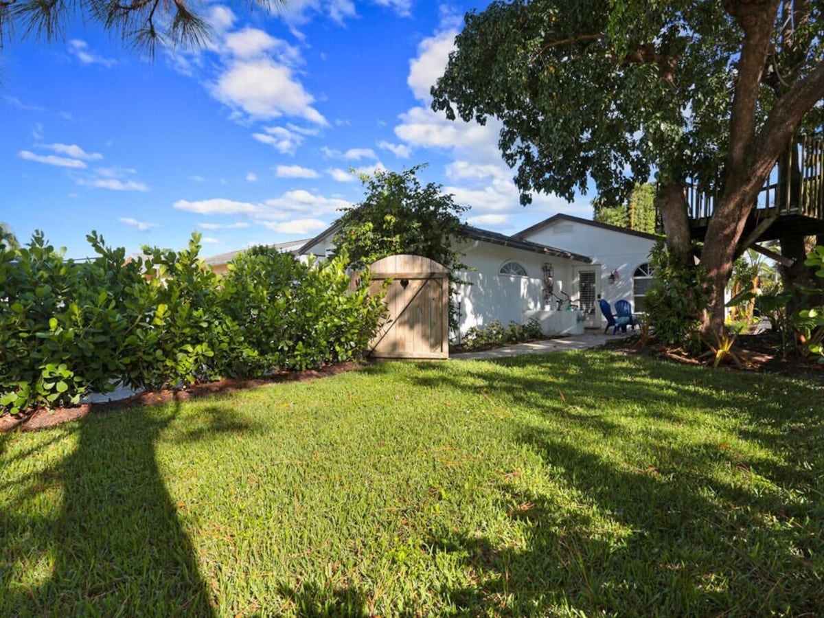 Photo 31 of Cute Three Bedroom Home with Private Pool, Close to the Beach and Mercato
